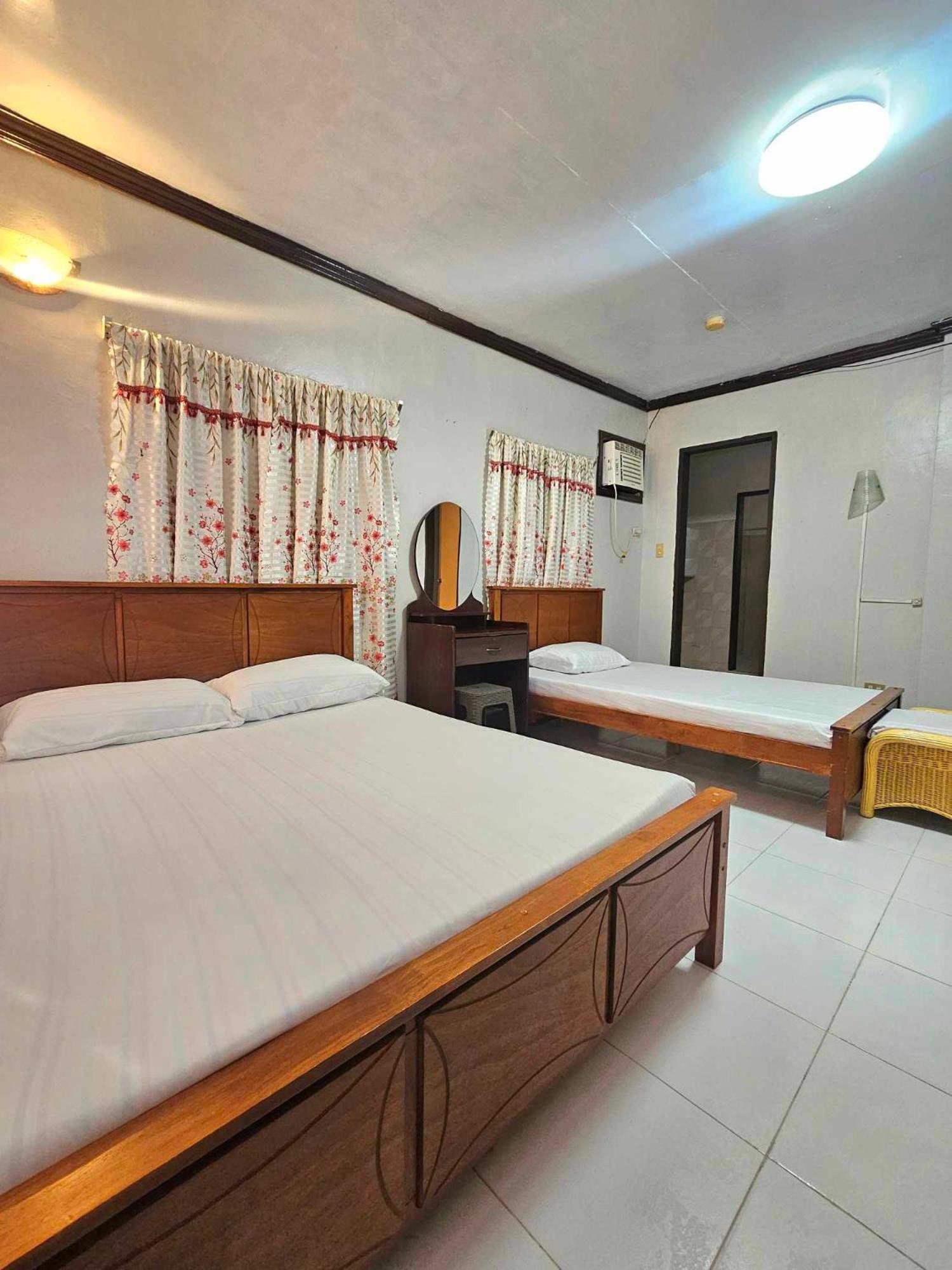Bohol Sea Breeze Cottages And Resort Tawala  Exterior foto